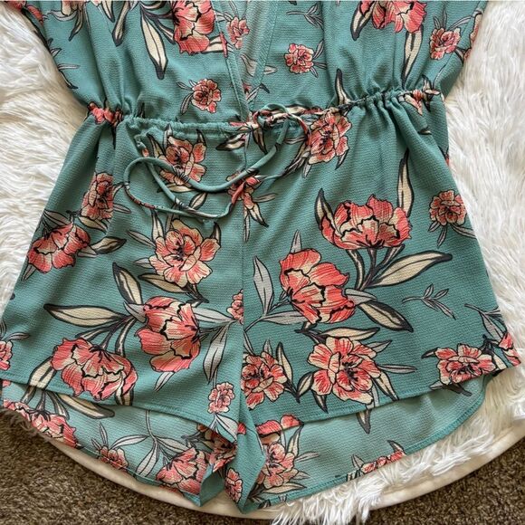 Blooms in the City Shorts Romper‎ Floral Blue Womens Size Medium - Picture 3 of 8
